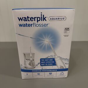 Waterpik Aquarius Water Flosser WP-660C - 7 Tips White for Teeth - NEW